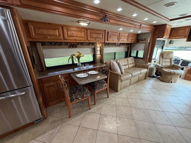 Tiffin Motorhomes Phaeton  2011