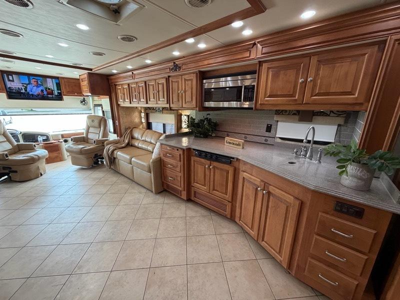Tiffin Motorhomes Phaeton  2011