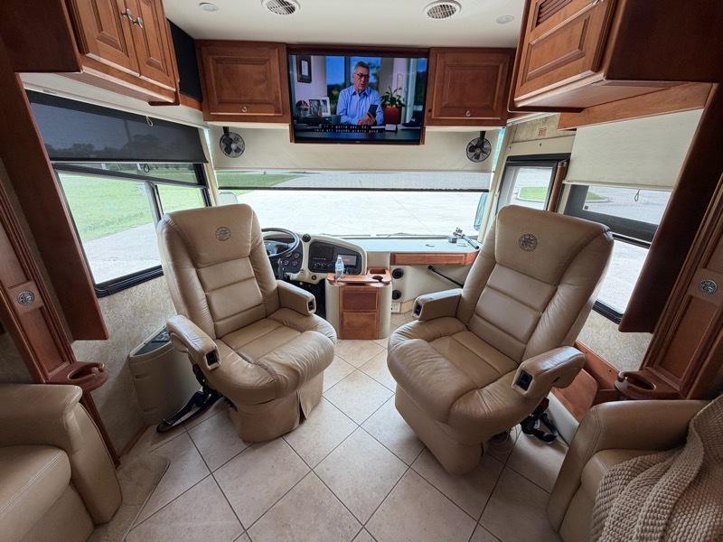 Tiffin Motorhomes Phaeton  2011