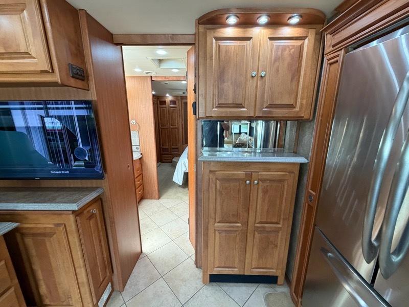 Tiffin Motorhomes Phaeton  2011