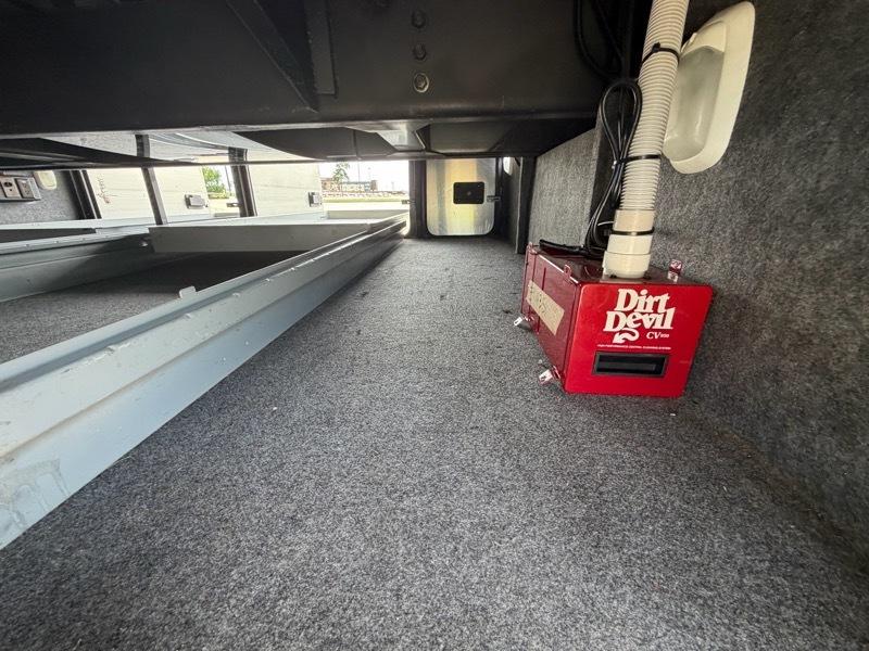 Tiffin Motorhomes Phaeton  2011
