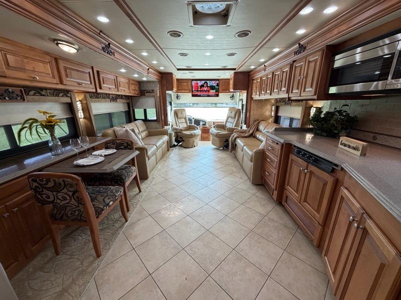 Tiffin Motorhomes Phaeton  2011