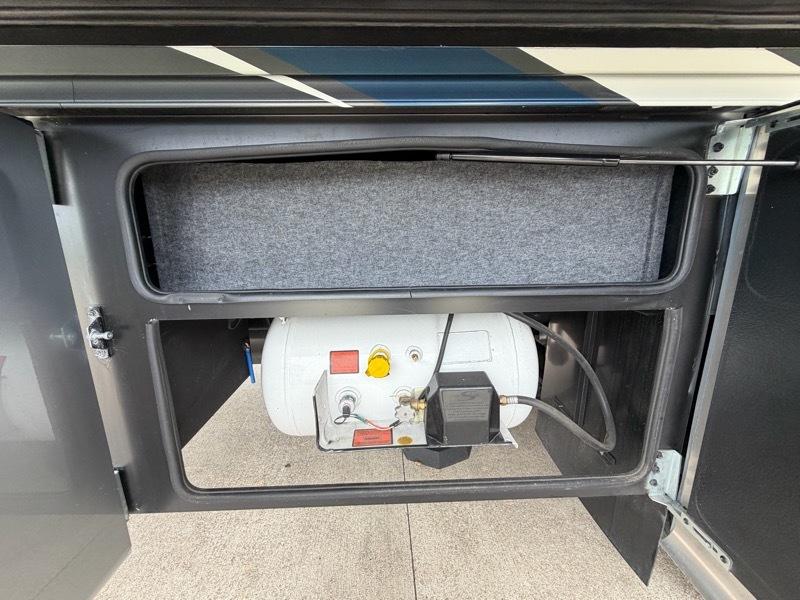 Entegra Coach Accolade  2025