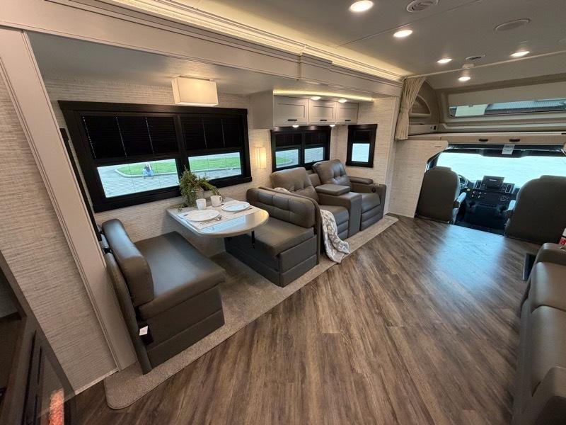 Entegra Coach Accolade  2025