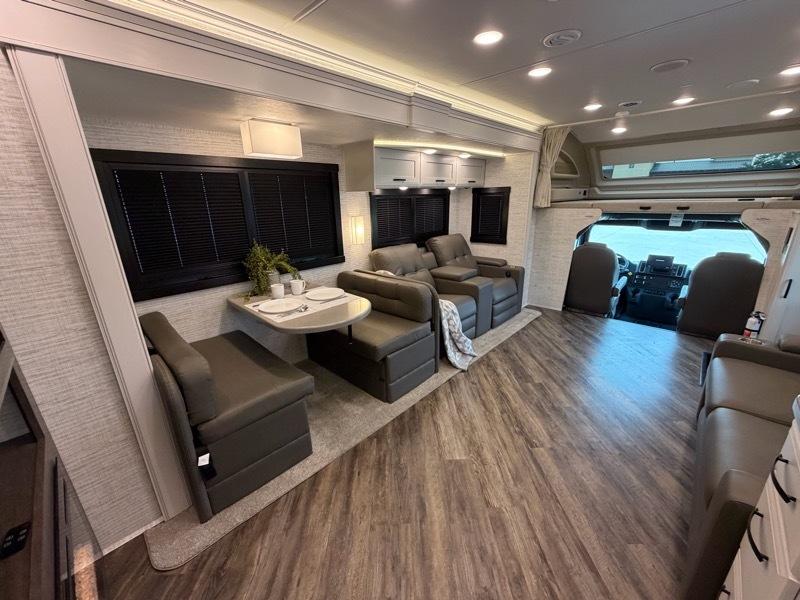 Entegra Coach Accolade  2025