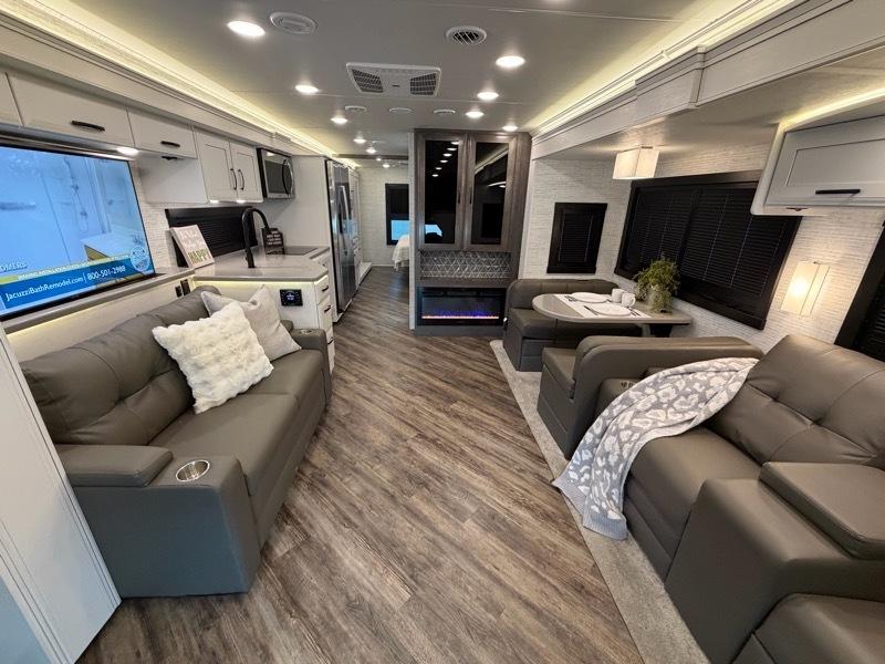 Entegra Coach Accolade  2025