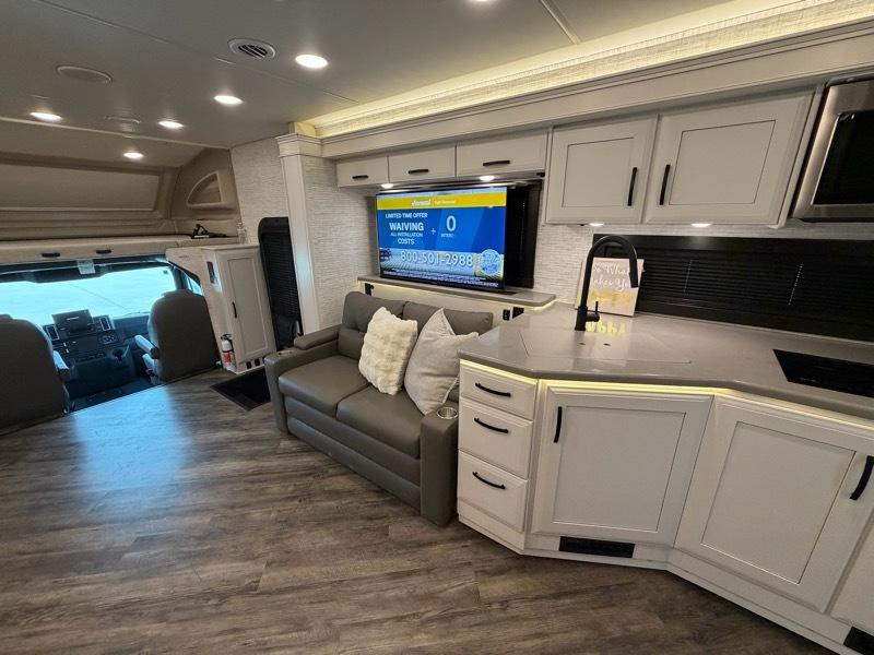 Entegra Coach Accolade  2025