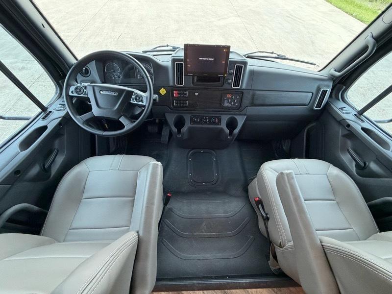 Entegra Coach Accolade  2025