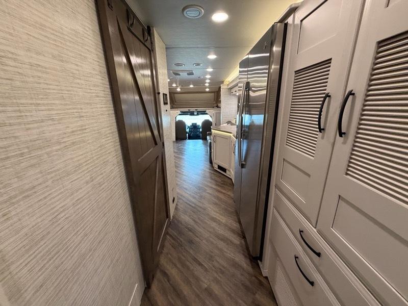 Entegra Coach Accolade  2025