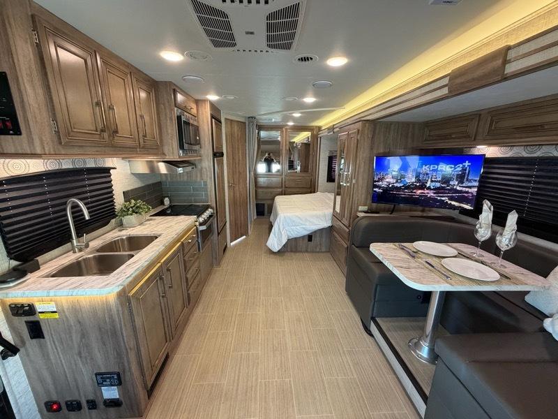Entegra Coach Odyssey  2021