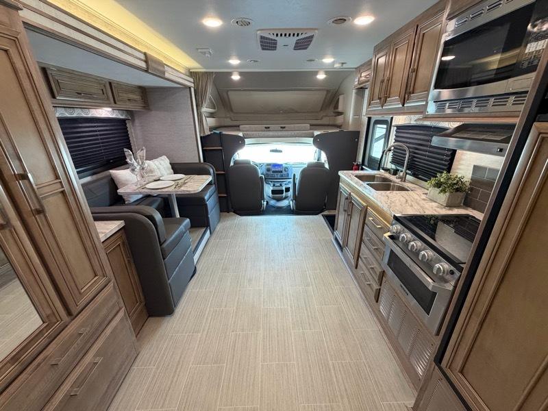 Entegra Coach Odyssey  2021