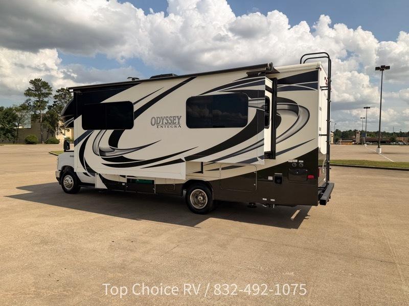 Entegra Coach Odyssey  2021