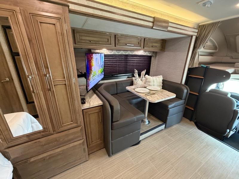 Entegra Coach Odyssey  2021