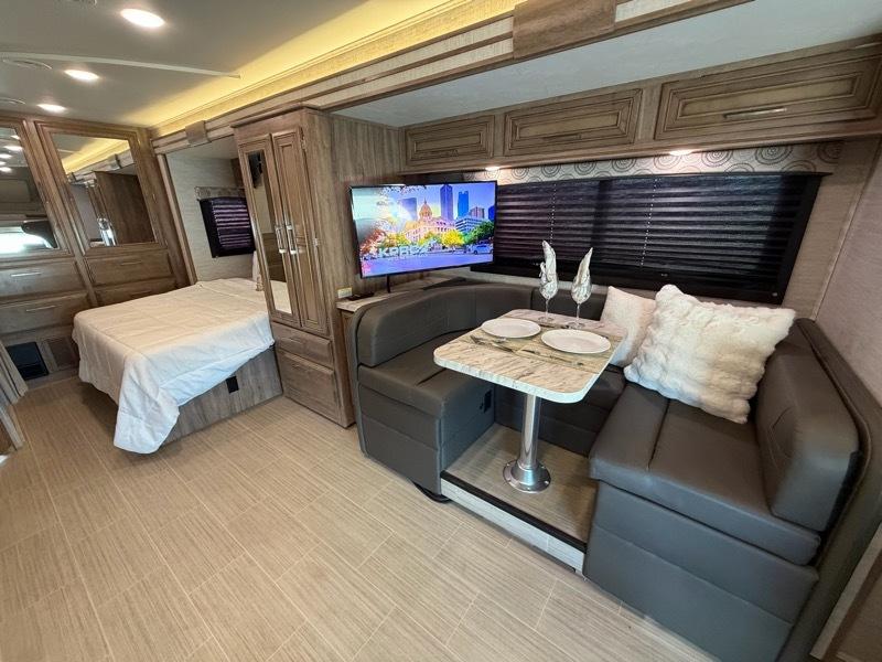 Entegra Coach Odyssey  2021
