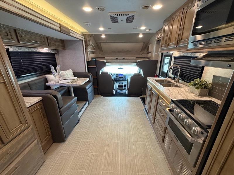 Entegra Coach Odyssey  2021
