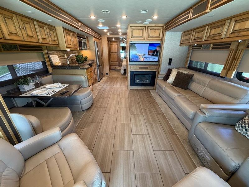 Tiffin Motorhomes Allegro  2018
