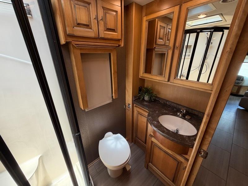 Tiffin Motorhomes Allegro  2018