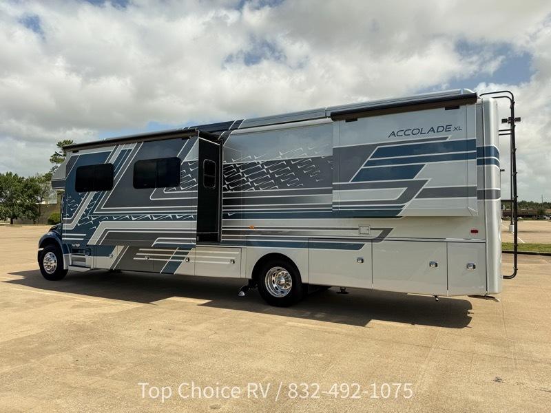 Entegra Coach Accolade  2025