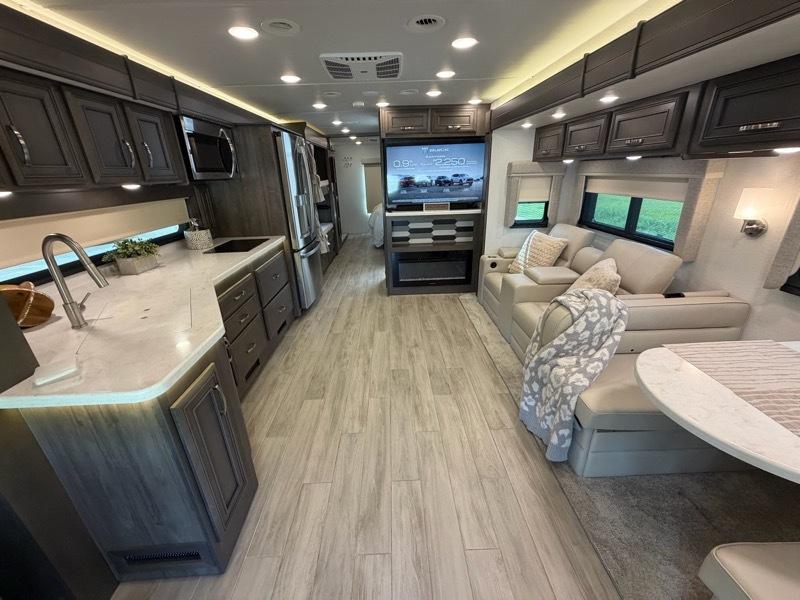 Entegra Coach Accolade  2025