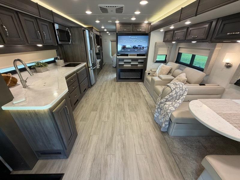 Entegra Coach Accolade  2025