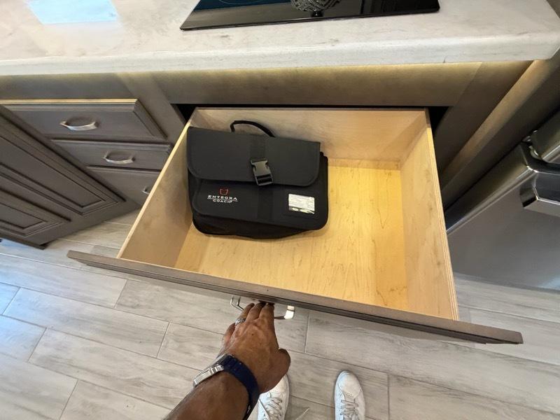 Entegra Coach Accolade  2025