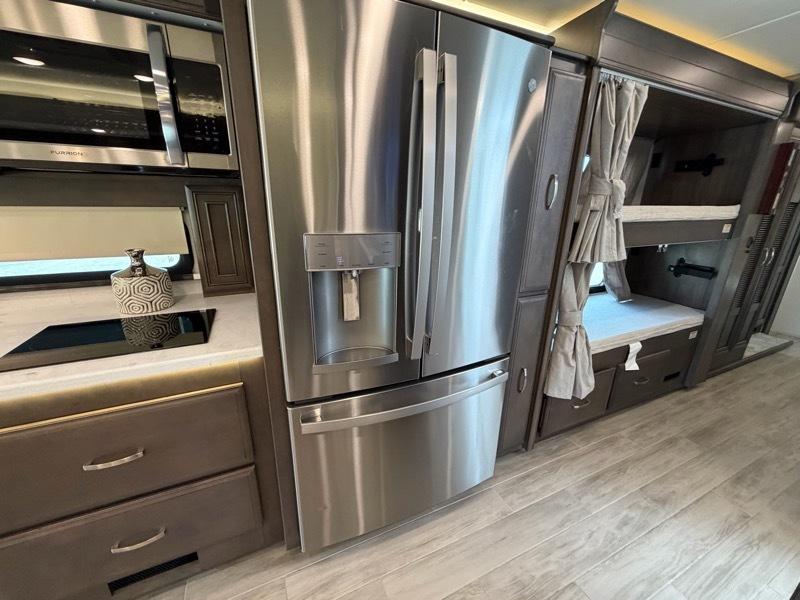 Entegra Coach Accolade  2025