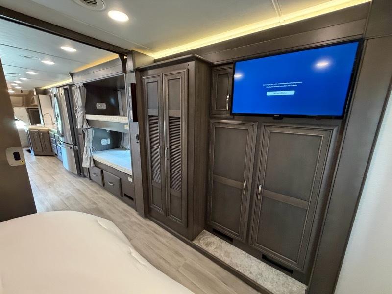 Entegra Coach Accolade  2025