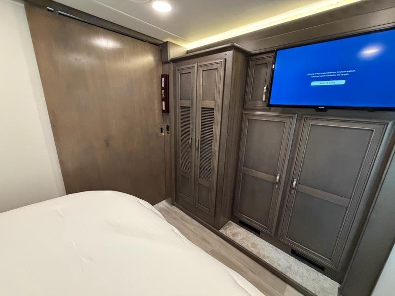 Entegra Coach Accolade  2025