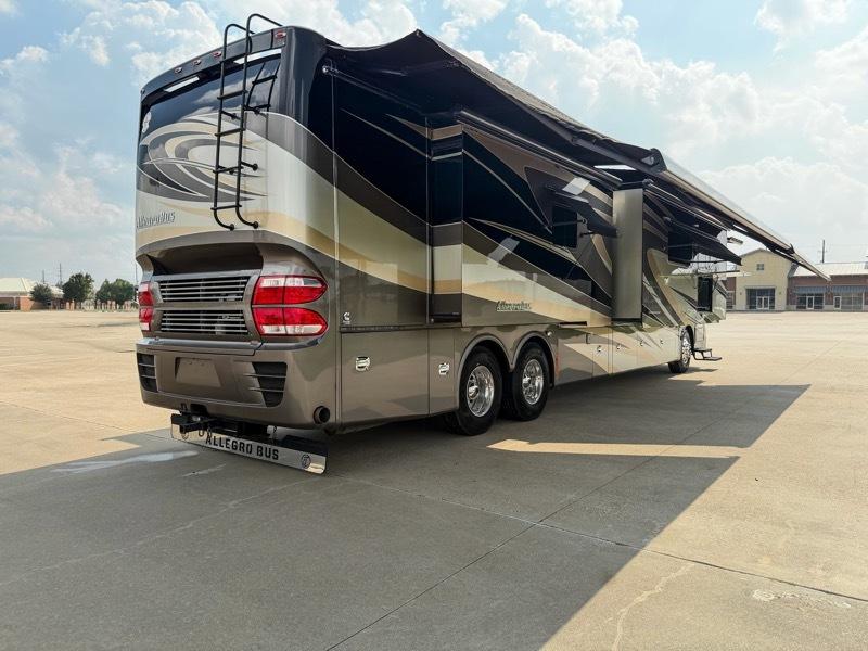 Tiffin Motorhomes Allegro Bus  2015