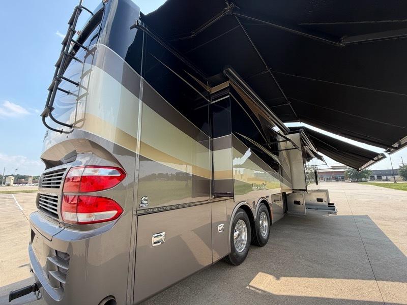 Tiffin Motorhomes Allegro Bus  2015