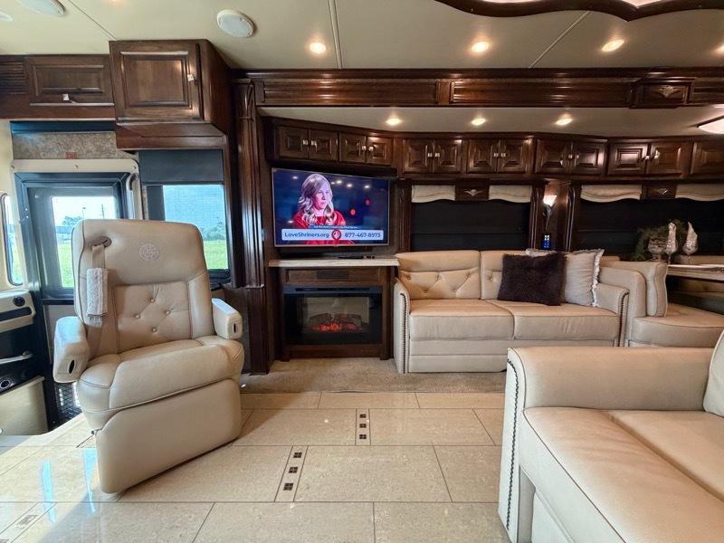 Tiffin Motorhomes Allegro Bus  2015