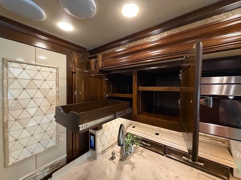Tiffin Motorhomes Allegro Bus  2015
