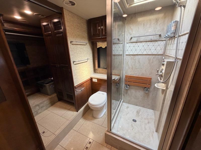 Tiffin Motorhomes Allegro Bus  2015