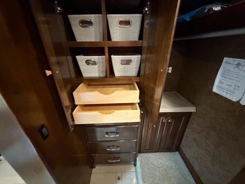 Tiffin Motorhomes Allegro Bus  2015