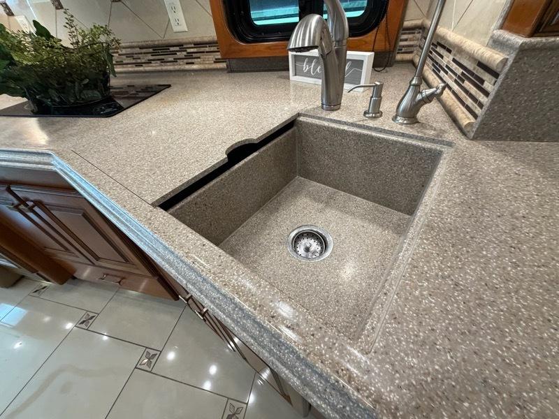 Tiffin Motorhomes Allegro Bus  2013
