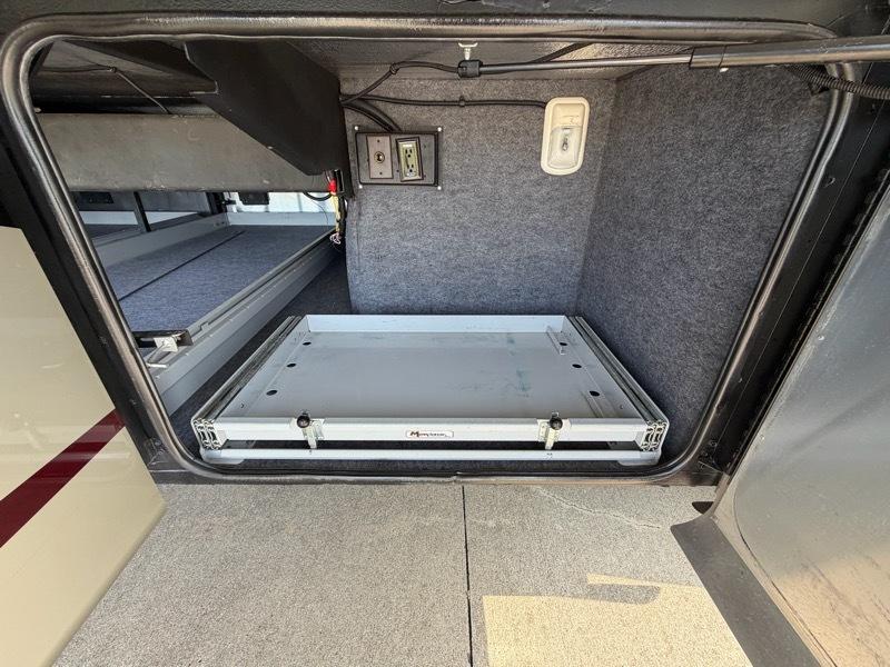 Tiffin Motorhomes Allegro Bus  2013