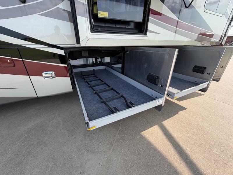 Tiffin Motorhomes Allegro Bus  2013