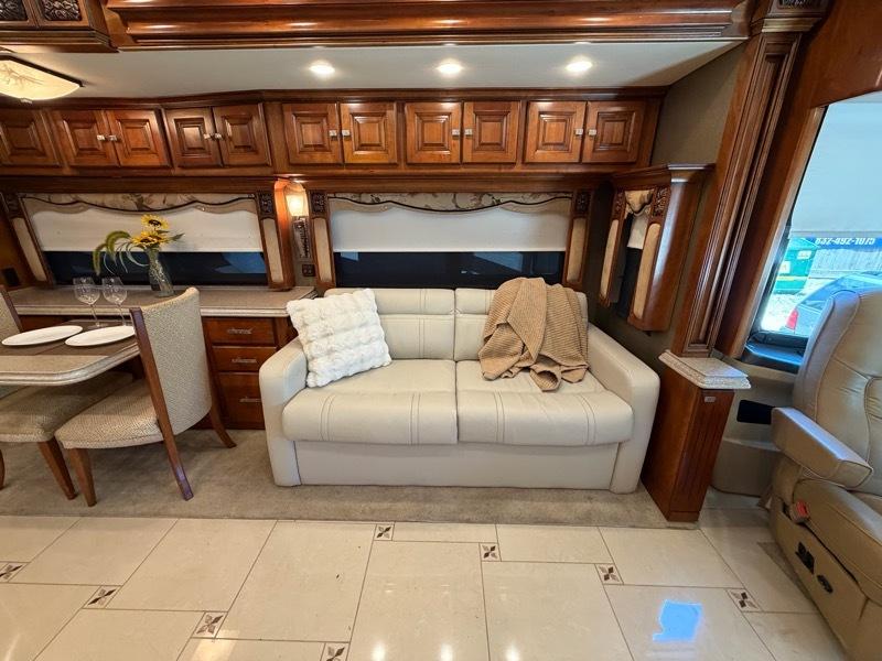 Tiffin Motorhomes Allegro Bus  2013