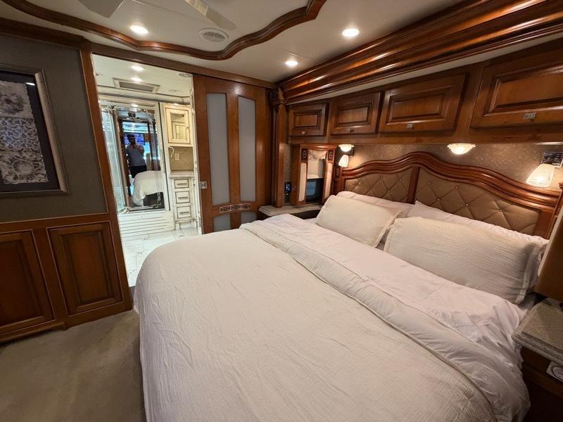 Tiffin Motorhomes Allegro Bus  2013