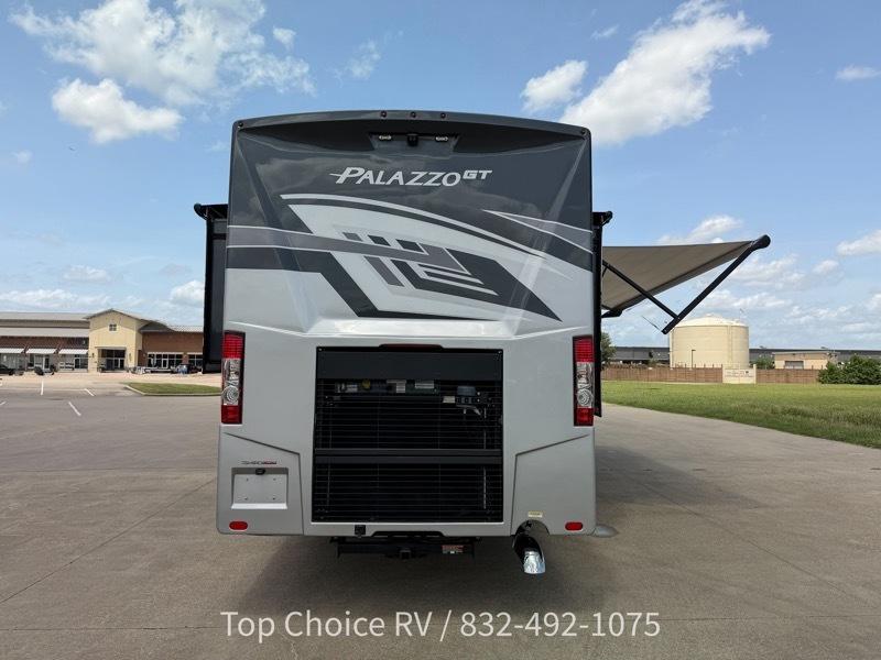 Thor Motor Coach Palazzo  2025