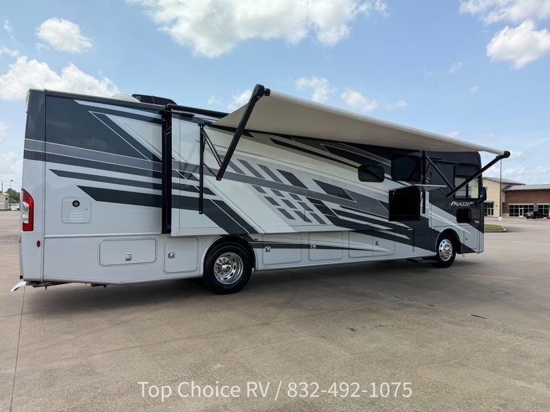 Thor Motor Coach Palazzo  2025