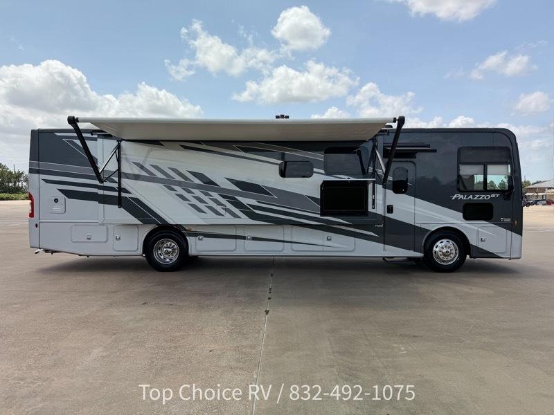 Thor Motor Coach Palazzo  2025