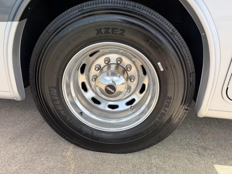 Thor Motor Coach Palazzo  2025