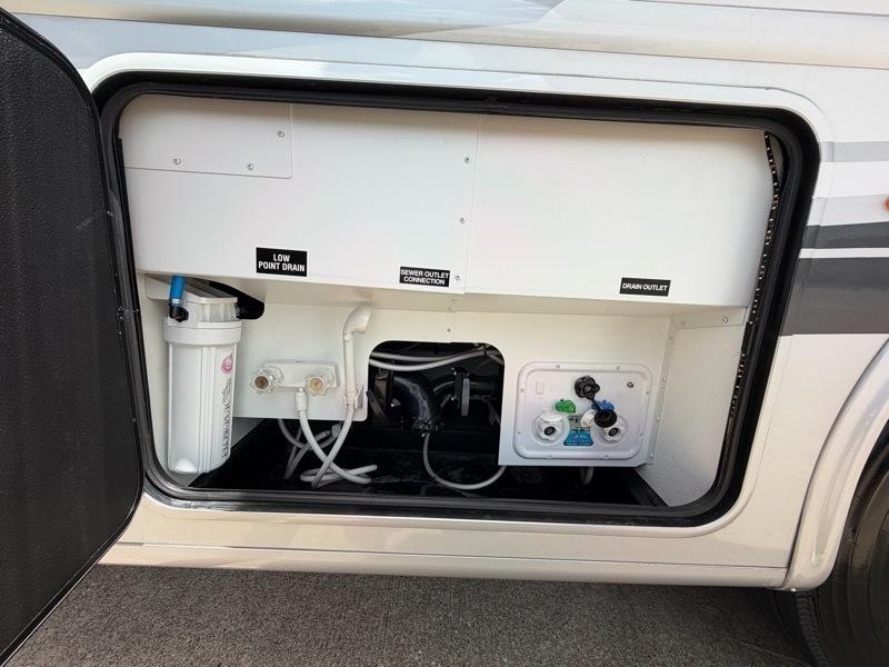 Thor Motor Coach Palazzo  2025