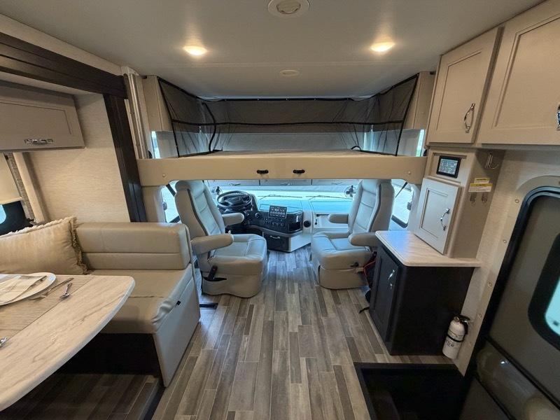 Thor Motor Coach Palazzo  2025