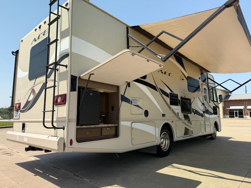 Thor Motor Coach A.C.E.  2017