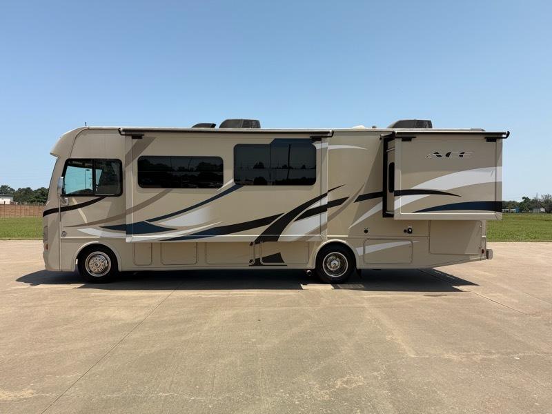 Thor Motor Coach A.C.E.  2017