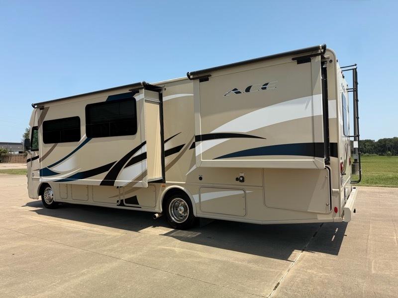 Thor Motor Coach A.C.E.  2017