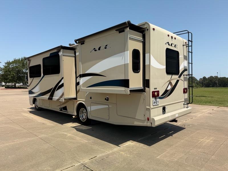Thor Motor Coach A.C.E.  2017