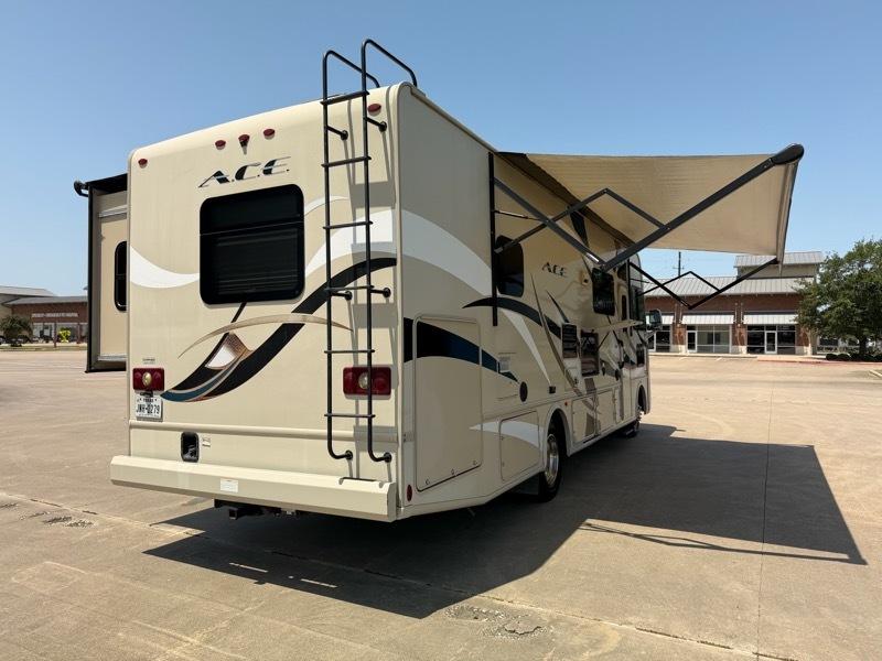 Thor Motor Coach A.C.E.  2017